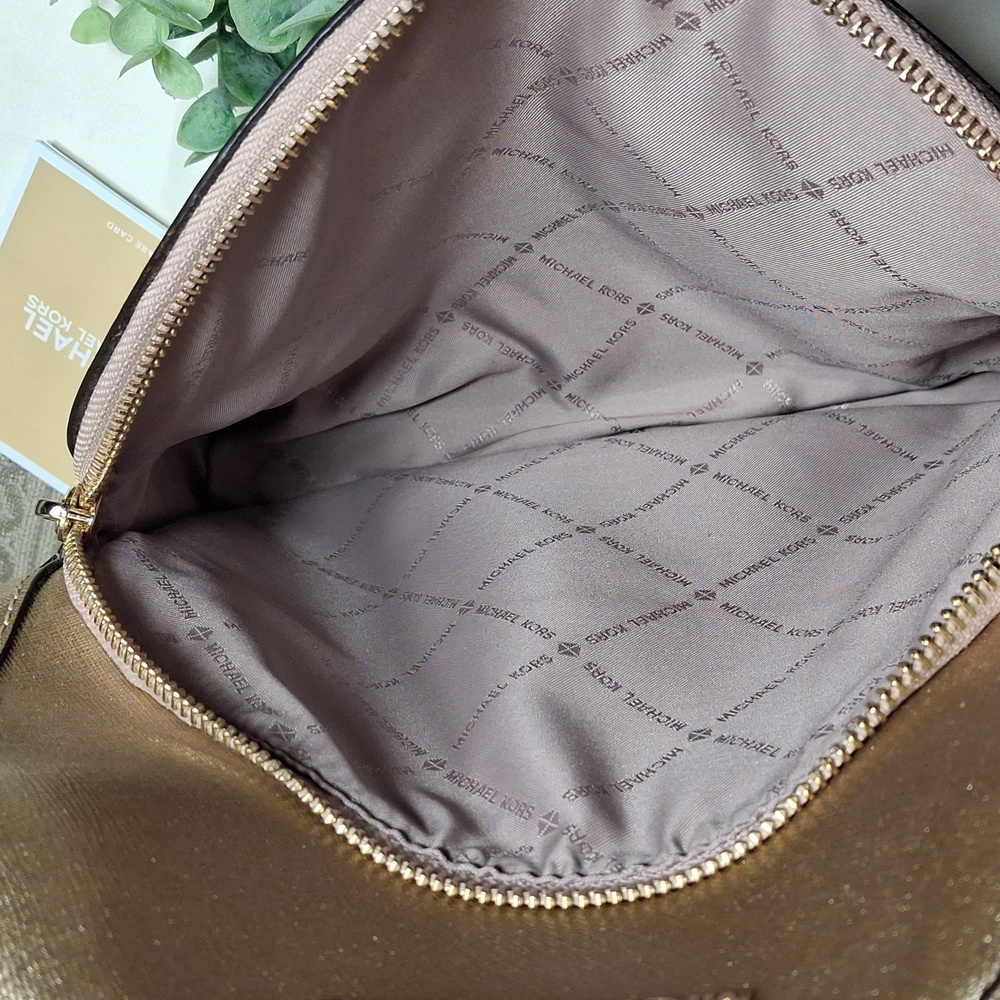 NWOT Michael Kors Abbey Studded Heart Backpack - Picture 13 of 16